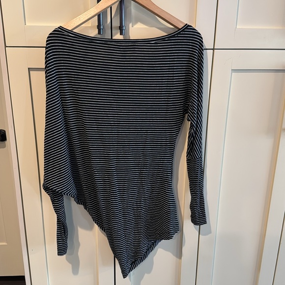 BCBG Woman’s Top - Picture 4 of 4